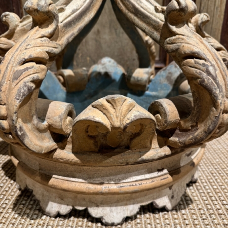 Corona de cama antigua italiana