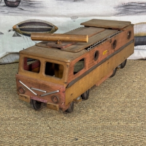 locomotora vintage DEJOU de madera