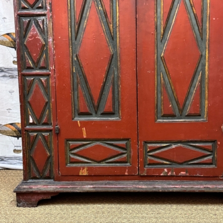 Pieza única de mobiliario antiguo en madera