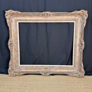 marco de madera repujada decoración vintage