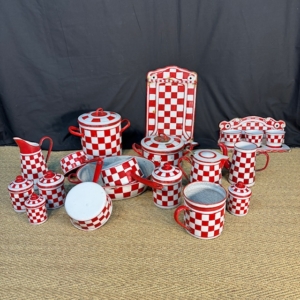 menaje vintage francés cousances rojo