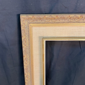 marco antiguo estilo clásico con relieve vegetal