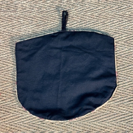 cuadro textil pili iglesias botas bordadas